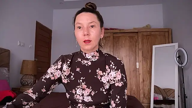 Snapshot of kittycat4you chatting on 02-18-25, 06:48 kittycat4you online show from 02-18-25, 06:48