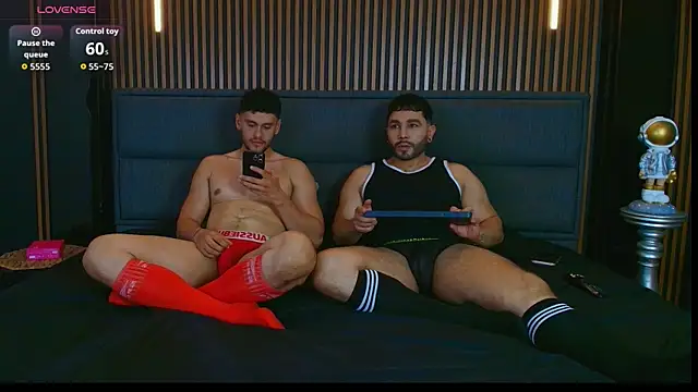 Snapshot of Martin_and_Santiago chatting on 07-07-26, 02:36 Martin and Santiago online show from 07-07-26, 02:36