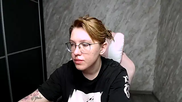 Reginasmilee online show from 03-10-25, 02:17