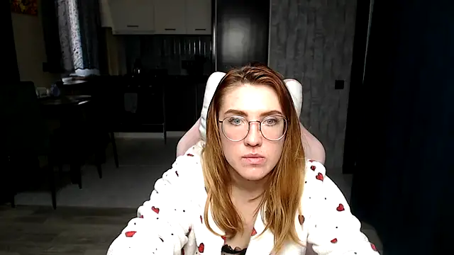 Reginasmilee online show from 11-25-25, 12:27