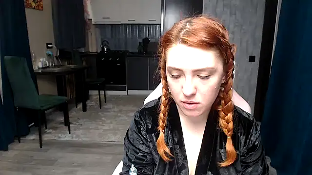 Reginasmilee online show from 04-06-26, 02:42