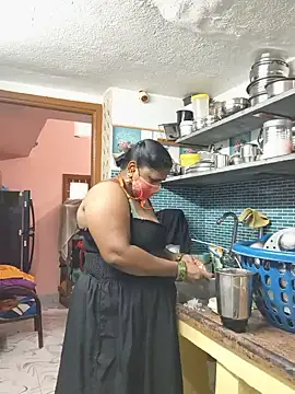 yalini1431 online show from 07-05-26, 04:19