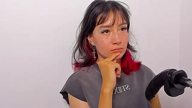 im lizzy17 online show from 06-24-26, 04:55