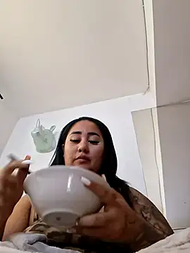 Valentina Tilly online show from 07-28-26, 05:12
