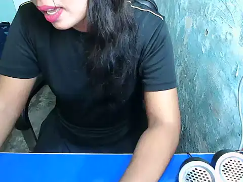urmila208021 online show from 07-24-26, 06:22