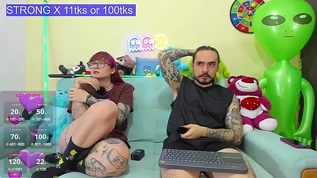 Snapshot of Redrum_ chatting on 07-16-26, 11:11 Redrum online show from 07-16-26, 11:11