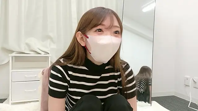 Snapshot of miuchan_v chatting on 07-02-26, 09:37 miuchan v online show from 07-02-26, 09:37