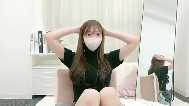 Snapshot of miuchan_v chatting on 07-08-26, 07:13 miuchan v online show from 07-08-26, 07:13