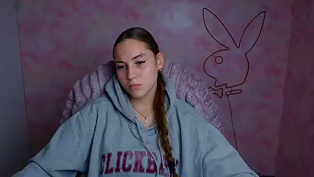 Snapshot of Holly_Mooon_ chatting on 07-07-26, 07:23 Holly Mooon online show from 07-07-26, 07:23