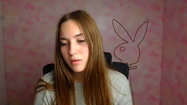 Snapshot of Holly_Mooon_ chatting on 07-14-26, 10:32 Holly Mooon online show from 07-14-26, 10:32