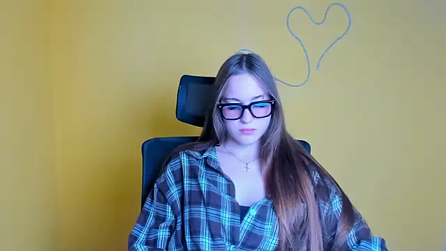 Snapshot of Holly_Mooon_ chatting on 07-15-26, 11:15 Holly Mooon online show from 07-15-26, 11:15