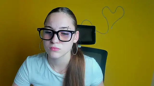 Snapshot of Holly_Mooon_ chatting on 07-20-26, 11:12 Holly Mooon online show from 07-20-26, 11:12