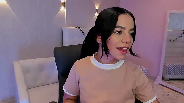 Snapshot of kendallowens chatting on 07-24-26, 12:47 kendallowens online show from 07-24-26, 12:47