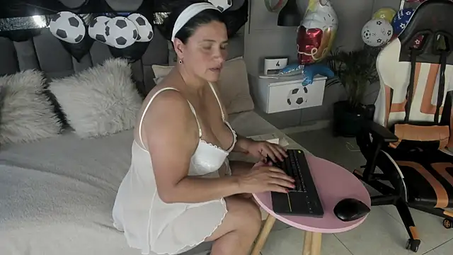 Snapshot of Martina_Milff chatting on 07-09-26, 08:24 Martina Milff online show from 07-09-26, 08:24