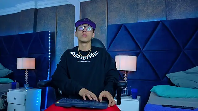 JustynSanshi online show from 07-11-26, 06:21