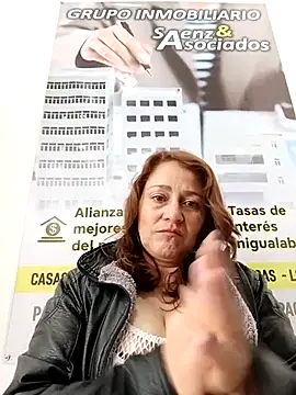 Snapshot of LUISA--30 chatting on 07-30-26, 01:43 LUISA--30 online show from 07-30-26, 01:43