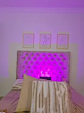 Bellahot-  online show from 07-22-26, 10:01