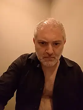Snapshot of Alessio8000 chatting on 06-30-26, 11:39 Alessio8000 online show from 06-30-26, 11:39