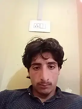 Snapshot of micro_guy76 chatting on 08-01-26, 06:45 micro guy76 online show from 08-01-26, 06:45