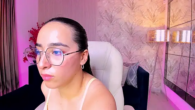 Emilyy parker  online show from 07-14-26, 07:19