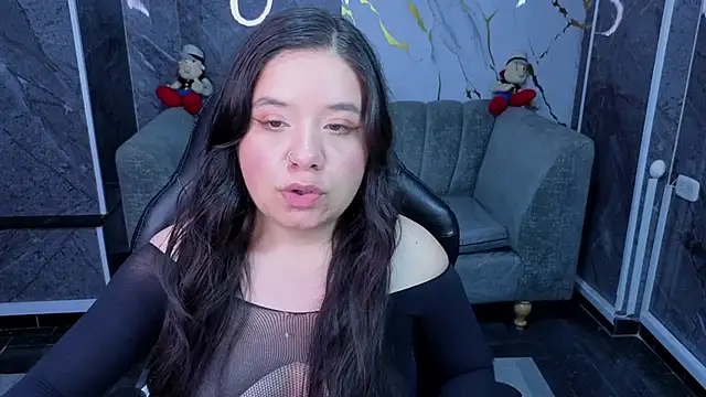 Lia Robertss b online show from 06-30-26, 08:21