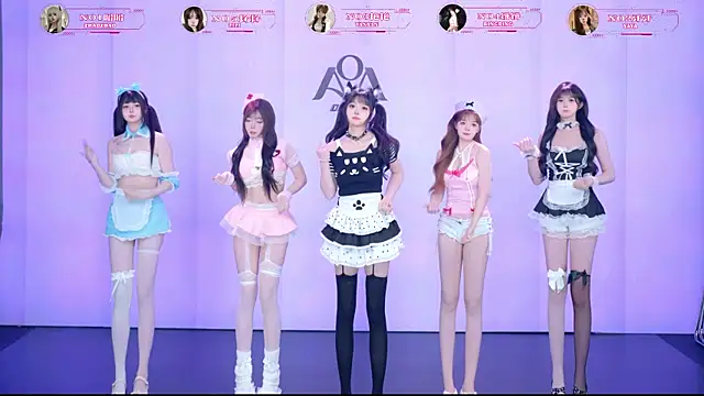 Snapshot of AOA-001 chatting on 07-21-26, 12:18 AOA-001 online show from 07-21-26, 12:18