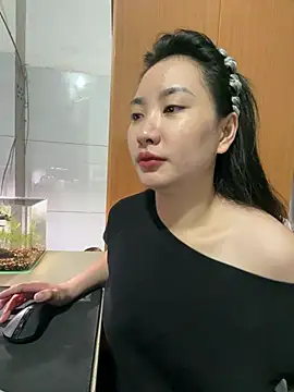 Snapshot of QuynhAnh68 chatting on 07-04-26, 02:45 QuynhAnh68 online show from 07-04-26, 02:45