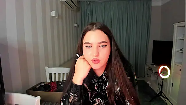 Snapshot of LatexDominatrix chatting on 07-01-26, 10:20 LatexDominatrix online show from 07-01-26, 10:20