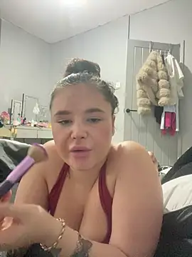 Snapshot of EmilyRosexox chatting on 07-13-26, 05:05 EmilyRosexox online show from 07-13-26, 05:05