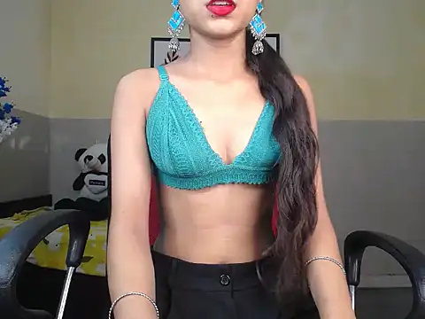 Snapshot of Xo_maya chatting on 07-20-26, 01:20 Xo maya online show from 07-20-26, 01:20