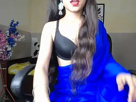 Snapshot of Xo_maya chatting on 07-22-26, 08:11 Xo maya online show from 07-22-26, 08:11