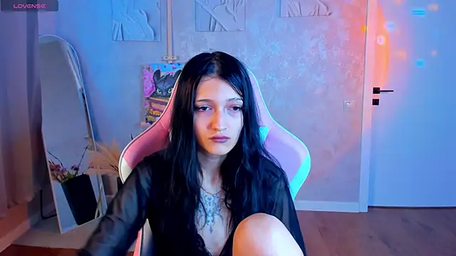 Emily Carteri online show from 07-20-26, 12:58