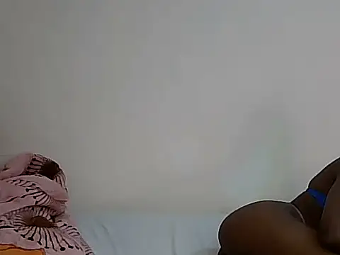 Snapshot of Eira01 chatting on 07-03-26, 03:35 Eira01 online show from 07-03-26, 03:35