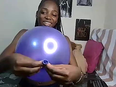 Snapshot of Eira01 chatting on 07-25-26, 03:20 Eira01 online show from 07-25-26, 03:20