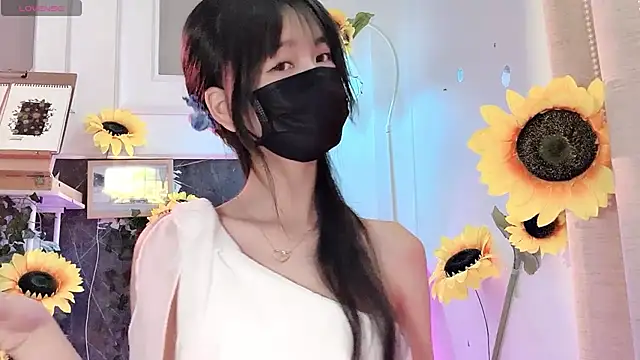Your-Sunshinee online show from 07-13-26, 01:41