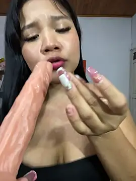 Snapshot of kiaradolls chatting on 07-19-26, 02:48 kiaradolls online show from 07-19-26, 02:48