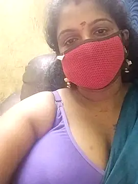Snapshot of Poojitha-Queen chatting on 07-09-26, 07:18 Poojitha-Queen online show from 07-09-26, 07:18