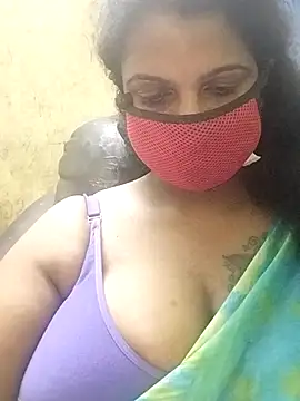 Snapshot of Poojitha-Queen chatting on 07-10-26, 06:32 Poojitha-Queen online show from 07-10-26, 06:32