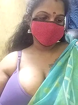 Snapshot of Poojitha-Queen chatting on 07-13-26, 04:54 Poojitha-Queen online show from 07-13-26, 04:54