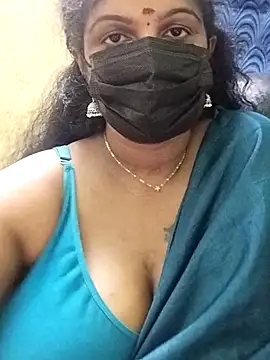 Snapshot of Poojitha-Queen chatting on 07-21-26, 05:15 Poojitha-Queen online show from 07-21-26, 05:15