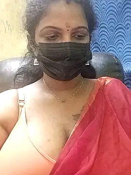Snapshot of Poojitha-Queen chatting on 07-25-26, 05:54 Poojitha-Queen online show from 07-25-26, 05:54