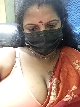 Snapshot of Poojitha-Queen chatting on 07-28-26, 07:39 Poojitha-Queen online show from 07-28-26, 07:39