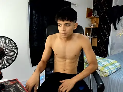 Snapshot of slim_dirtyxx1 chatting on 07-09-26, 08:24 slim dirtyxx1 online show from 07-09-26, 08:24