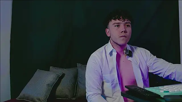 Velvet Chains online show from 07-08-26, 03:44