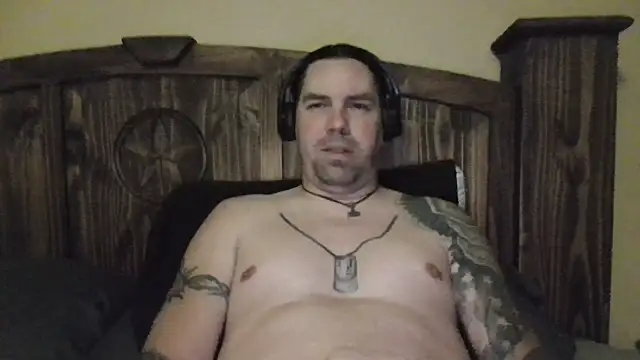 Snapshot of BikerLipps85 chatting on 07-01-26, 11:23 BikerLipps85 online show from 07-01-26, 11:23