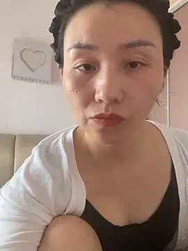 Snapshot of yin25678 chatting on 07-14-26, 07:24 yin25678 online show from 07-14-26, 07:24