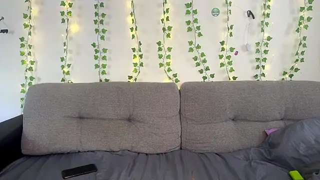 UrSexxLenaxx online show from 07-11-26, 01:47