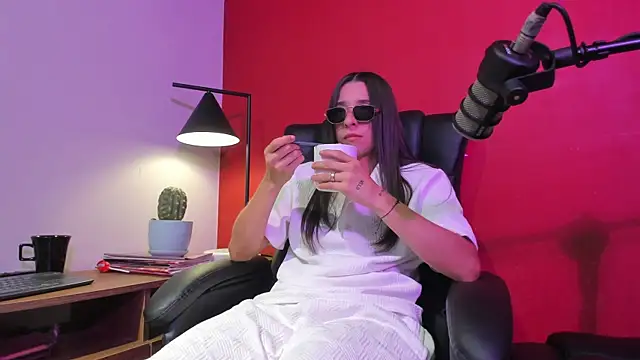 victoria zaenzz online show from 07-17-26, 12:28