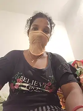 Snapshot of smamoni chatting on 07-18-26, 12:37 smamoni online show from 07-18-26, 12:37