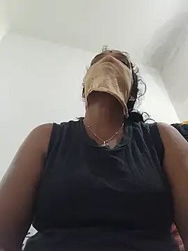 Snapshot of smamoni chatting on 07-23-26, 01:08 smamoni online show from 07-23-26, 01:08